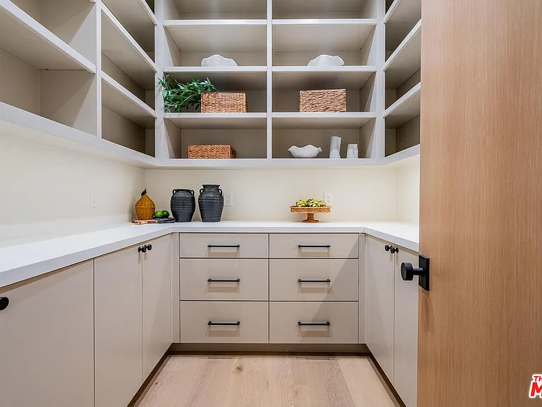 5064 Encino Ave — Photo 18