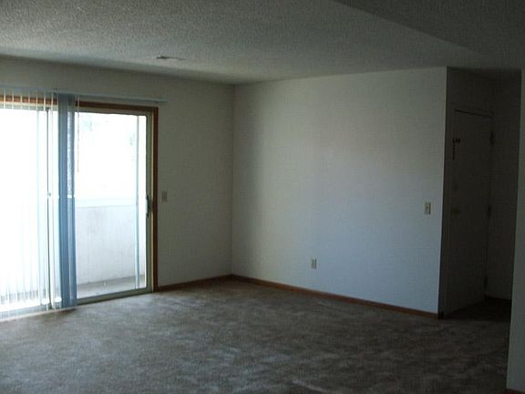 4th image of 3634 Wyoming St APT 2B