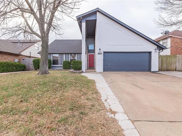 1504 NE 25th St, Moore, OK 73160