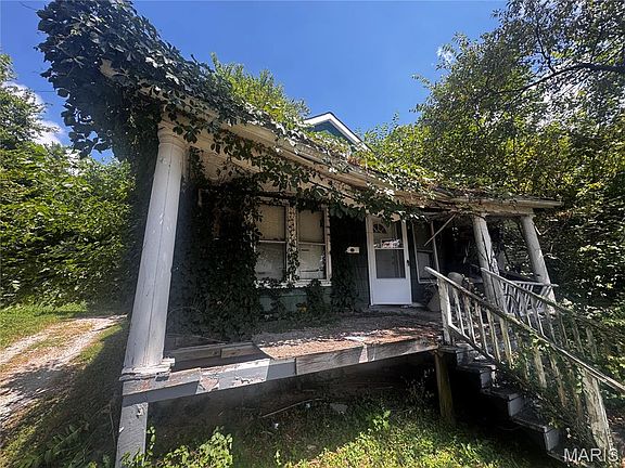 2nd image of 2413 Switzer Ave