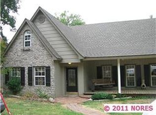 315 Skyline Dr, Locust Grove, OK 74352