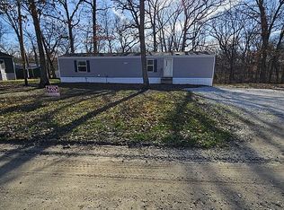 1018 Logue Ln, Keytesville, MO 65261