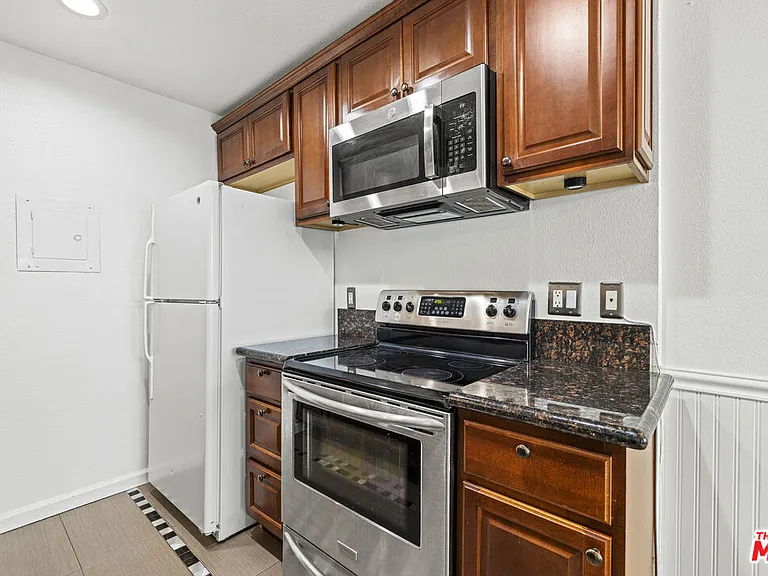 10757 Hortense St #303 — Photo 8
