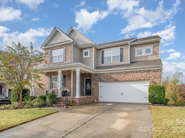1988 Sapphire Meadow Dr, Fort Mill, SC 29715