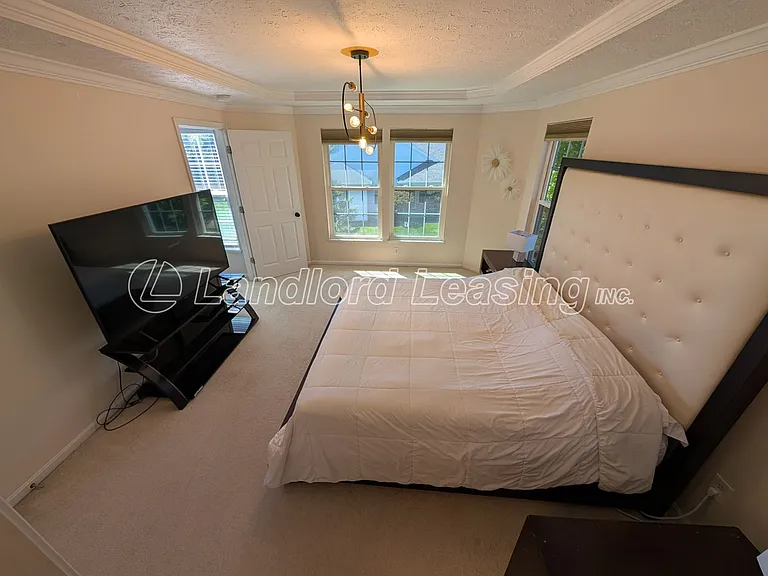 33317 Fairport Dr — Photo 10