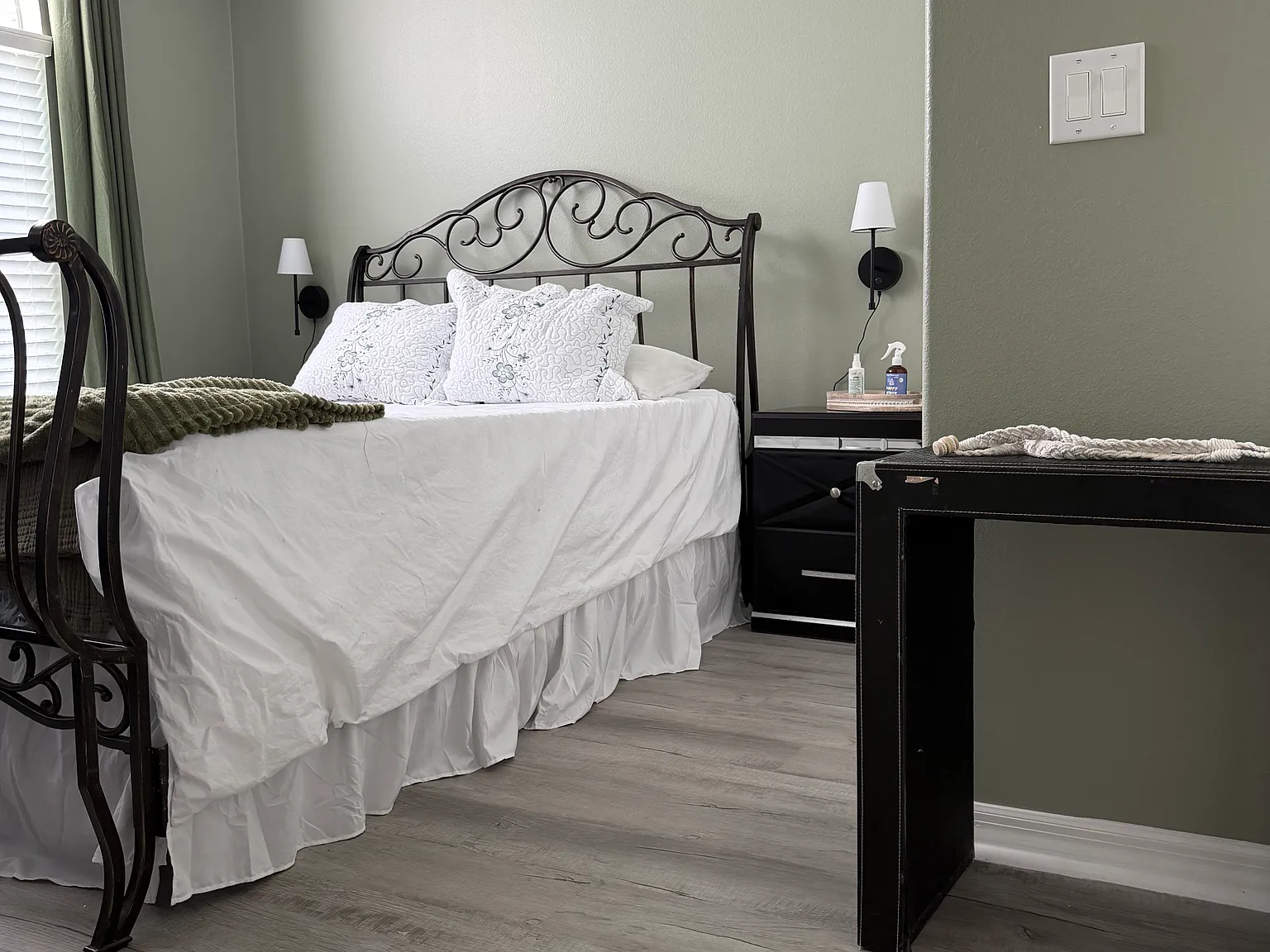 5 bed, 2136 sqft, $1,000 — Photo 3