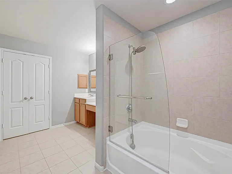 502 Mornington Ln — Photo 42