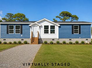 145 Barbee St, Harkers Island, NC 28531
