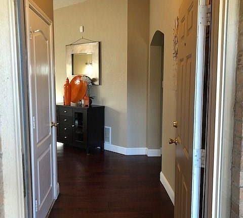 5th image of 1081 Magnolia Ln