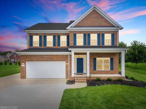 6445 Teeth Of The Dog Dr, Radford, VA 24141