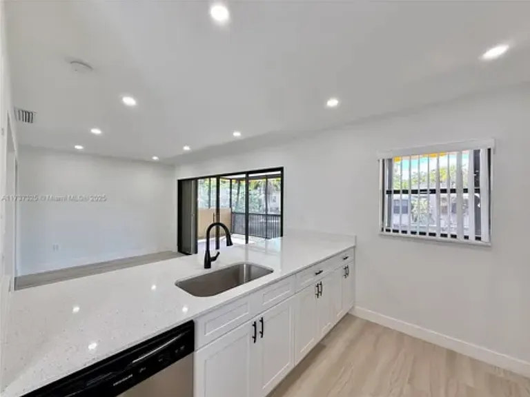 16011 Kingsmoor Way — Photo 9