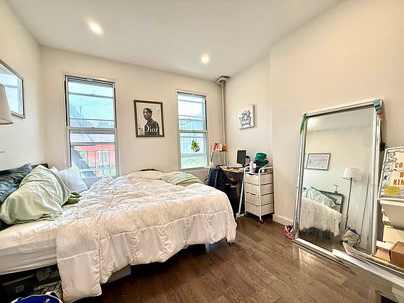 3rd image of 206 Avenue A APT 3A