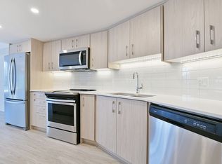 The Carlisle, Ottawa, ON K1R 7X5