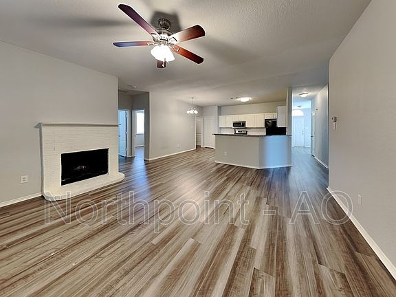 3rd image of 1707 Country Crest Ln