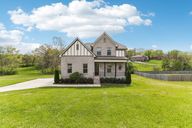 Glover Hills Dr-1804-001.jpg