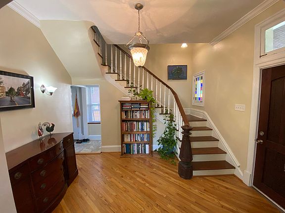 4th image of 6839 Waldemar Ave