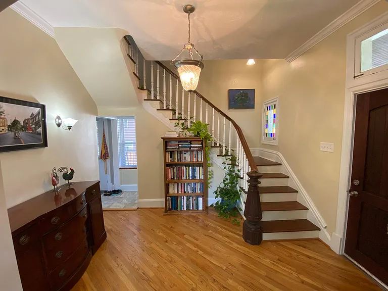 6839 Waldemar Ave — Photo 4