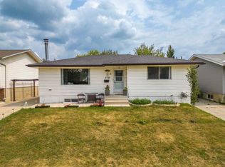 2720 60th St NE, Calgary, AB T1Y2H9