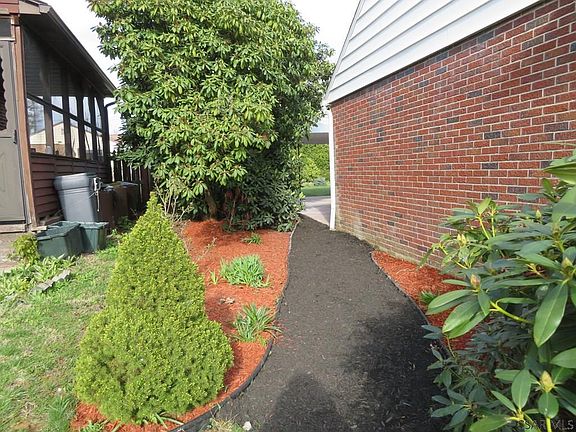 3rd image of 109 Fisk Ave