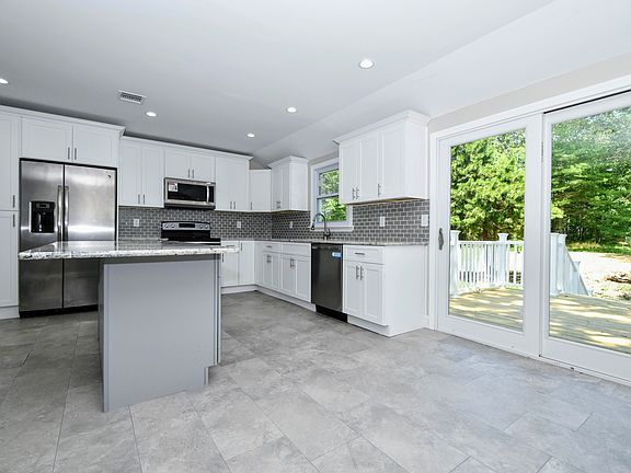5th image of 79 Lolly Ln