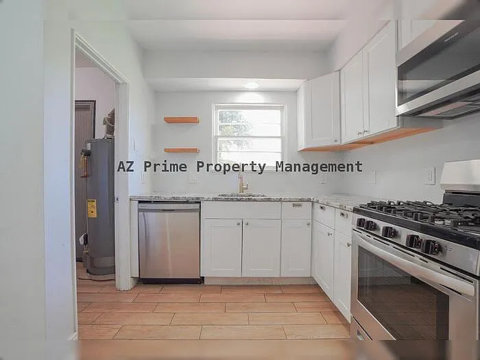 506 W 11th St — Photo 10