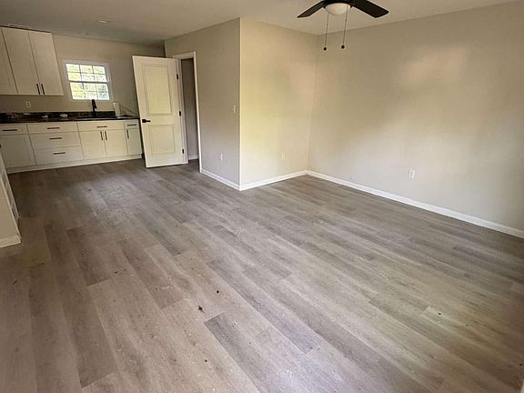 4th image of 2991 Deeb Dr