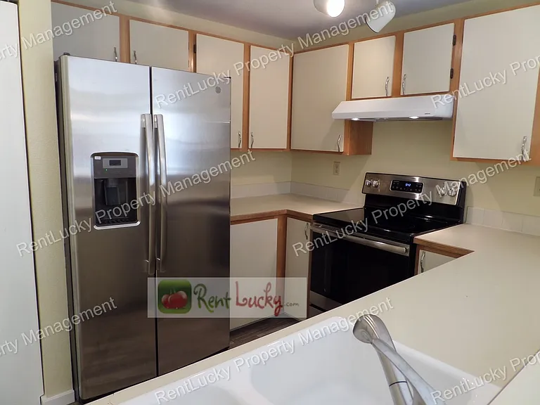 424 102nd Ave SE #202 — Photo 11