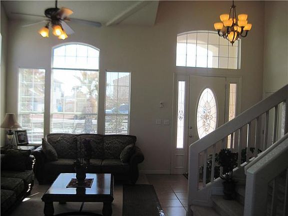 5th image of 501 Candelaria St