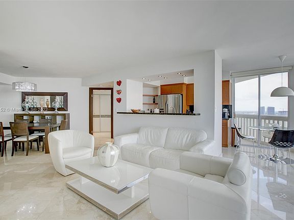 5th image of 1000 W Island Blvd APT 2710