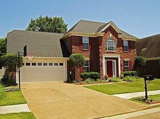 1294 River Bank Dr, Collierville, TN 38017