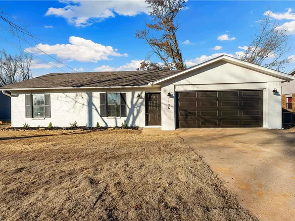 1126 S 26th St, Rogers, AR 72758