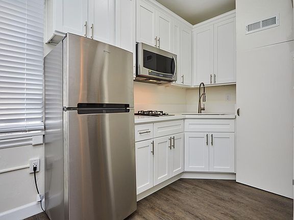 4th image of 127 N Edgemont St APT 2