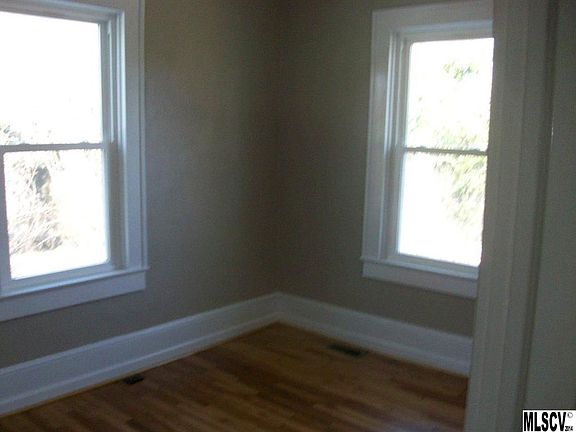 5th image of 511 Kentwood St SW