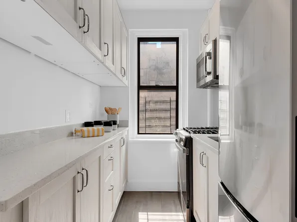 3245 Perry Avenue image 4 of 6