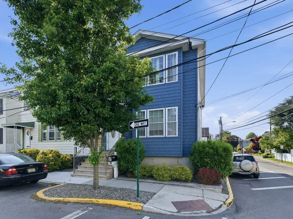 9 Myrtle Ave, Secaucus, NJ 07094