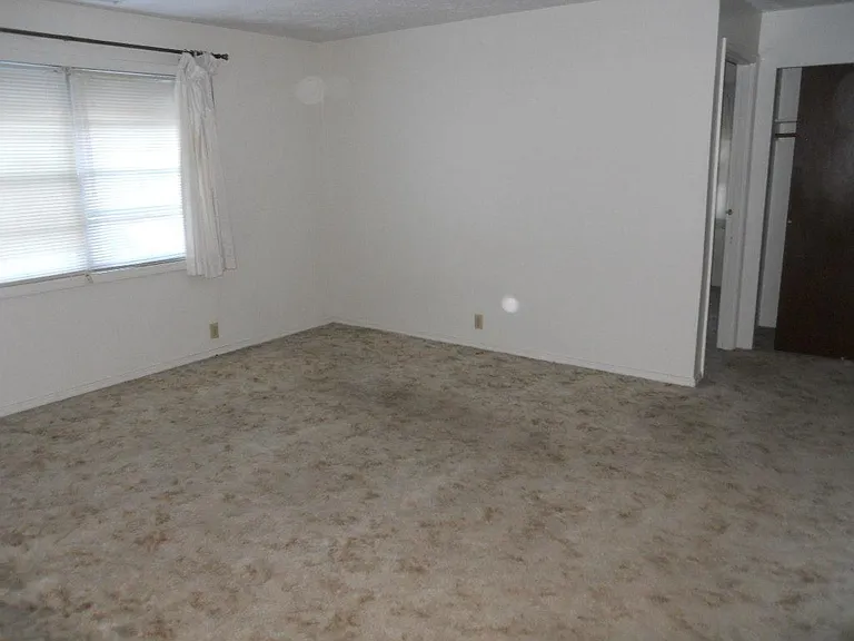 2006 W 27th St #3 — Photo 3
