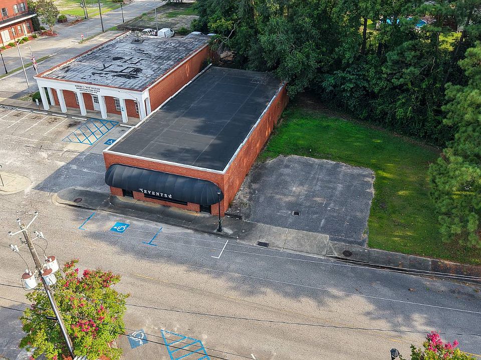 1st image of 121 Nicol St