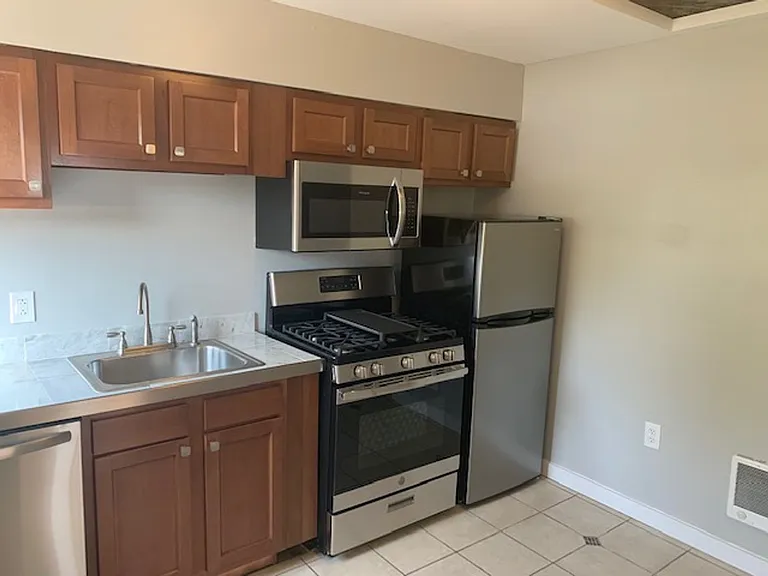 5212 Coral St — Photo 4