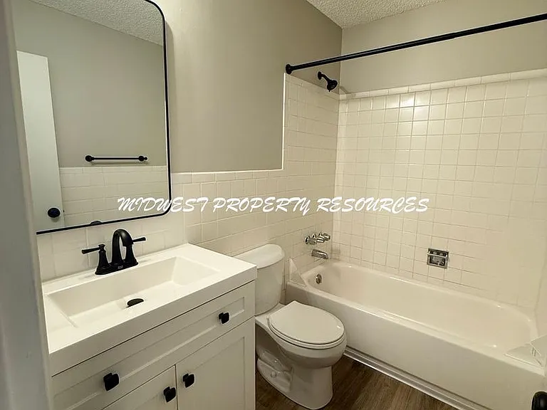 989 NW Colbern Rd #5B — Photo 13
