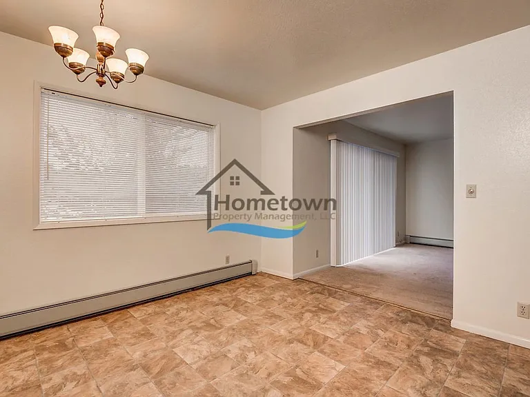 2432 & 2433 E Stowe Ct — Photo 6