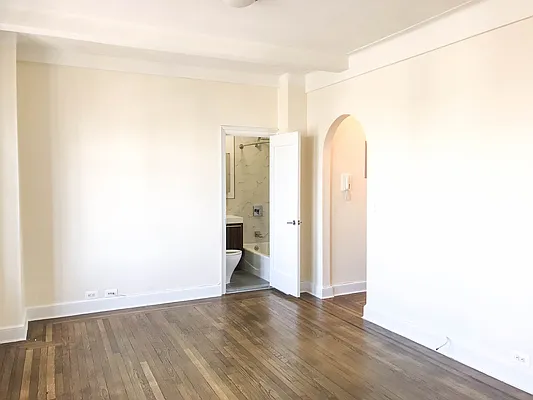 Rented by Compass | media 9