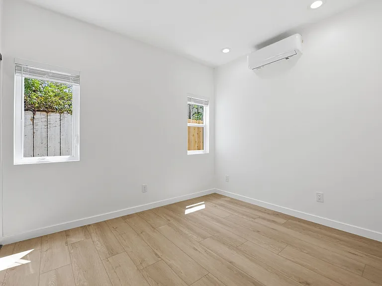 6414 Cleo St — Photo 16