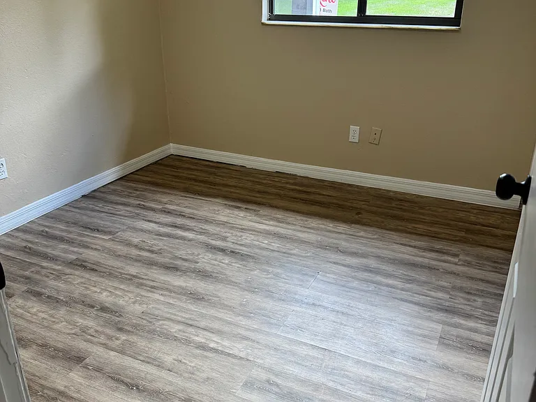 1802 Selleen Dr — Photo 7
