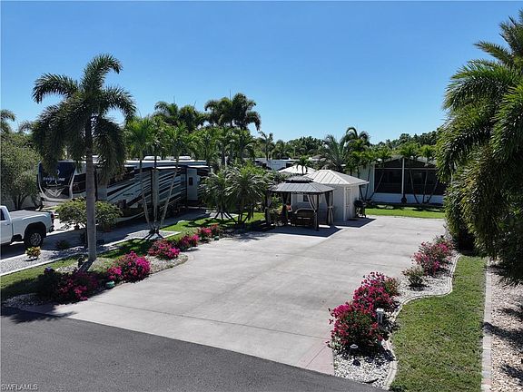 3rd image of 10014 Parkwood DR