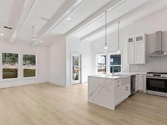 3rd image of 32 Asher St Lot 36
