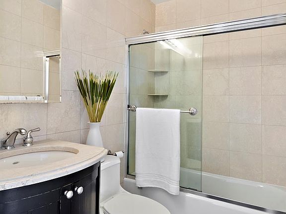 5th image of 301 E 79th St APT 29R