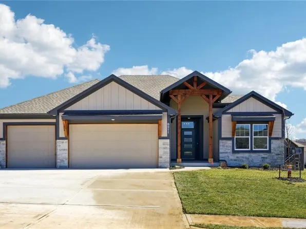 13800 NW 70th St, Parkville, MO 64152