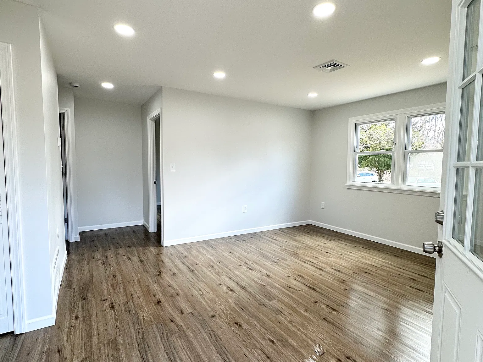 2 bed, 676 sqft, $1,750 — Photo 3