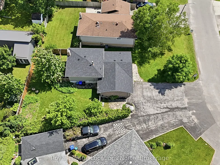 32 Courtice Cres — Photo 32