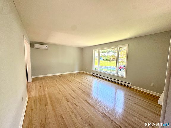 2nd image of 214 Pineridge Road